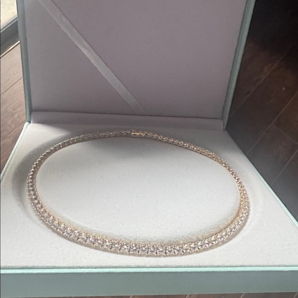 Dazzling cubic, zirconia, gold tone, necklace brand new 💎
